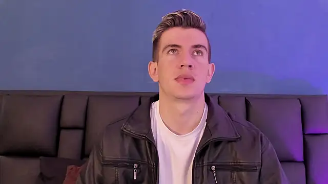 Snapshot of MikaelSlow chatting on February 1, 2026, 4:11 am MikaelSlow online show from February 1, 2026, 4:11 am