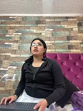 SophiaHilt0n online show from October 10, 2025, 12:17 pm