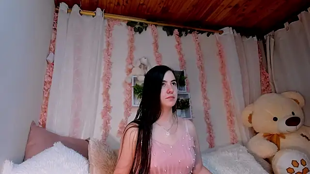 Idara and Edahi01 online show from November 7, 2025, 8:24 pm