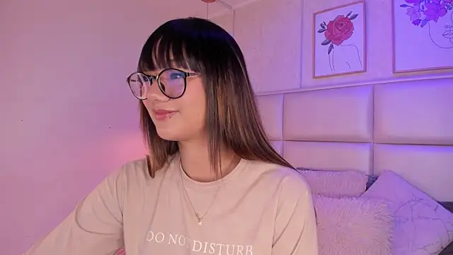 Snapshot of Aily_Yozuko chatting on February 11, 2026, 2:44 am Aily Yozuko online show from February 11, 2026, 2:44 am