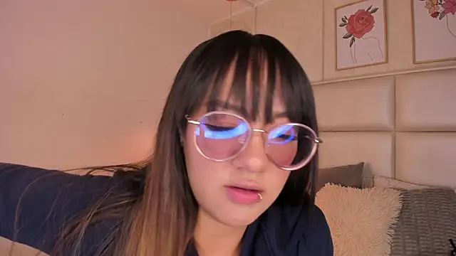 Aily Yozuko online show from April 24, 2026, 2:35 am