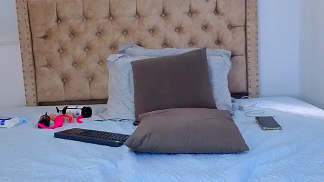 Anya Texas online show from March 15, 2026, 7:54 pm