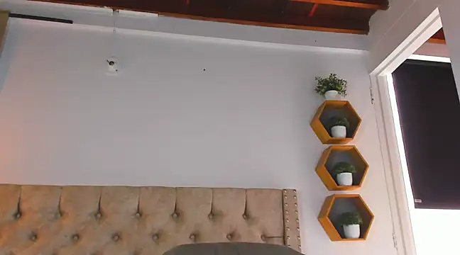 Anya Texas online show from March 13, 2025, 6:23 pm