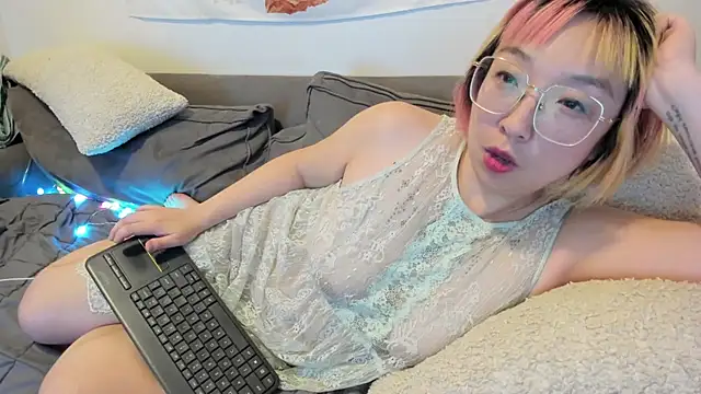 luxgray online show from December 25, 2024, 3:18 am