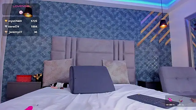 NiiaMoore online show from March 12, 2025, 2:30 am