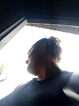 Liancy online show from February 21, 2026, 8:33 pm