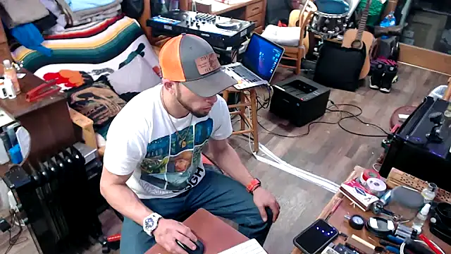 Snapshot of tongueispowerr6d9 chatting on February 11, 2025, 2:46 am tongueispowerr6d9 online show from February 11, 2025, 2:46 am