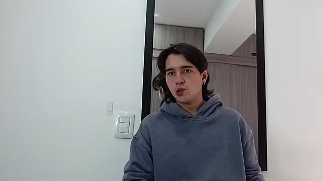 Snapshot of alex_connorr chatting on February 26, 2025, 3:21 pm alex connorr online show from February 26, 2025, 3:21 pm