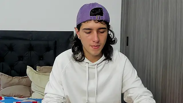 Snapshot of alex_connorr chatting on January 8, 2025, 6:41 pm alex connorr online show from January 8, 2025, 6:41 pm