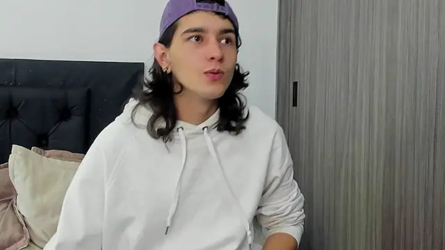 Snapshot of alex_connorr chatting on January 8, 2025, 3:39 pm alex connorr online show from January 8, 2025, 3:39 pm