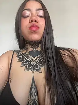 Snapshot of aliensexy chatting on February 7, 2025, 7:06 pm aliensexy online show from February 7, 2025, 7:06 pm
