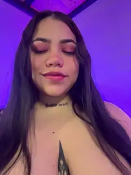Snapshot of aliensexy chatting on January 15, 2025, 11:51 pm aliensexy online show from January 15, 2025, 11:51 pm
