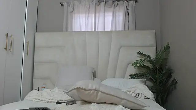 Snapshot of naughtyblackdolie chatting on February 2, 2025, 2:56 pm naughtyblackdolie online show from February 2, 2025, 2:56 pm