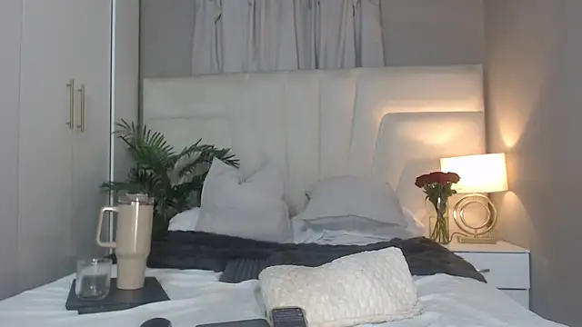 naughtyblackdolie online show from February 15, 2026, 9:25 pm