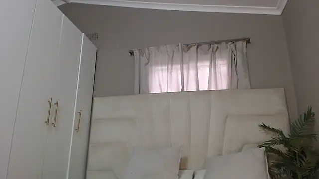 Snapshot of naughtyblackdolie chatting on February 4, 2025, 5:42 am naughtyblackdolie online show from February 4, 2025, 5:42 am