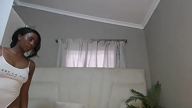 Snapshot of naughtyblackdolie chatting on February 19, 2025, 8:22 am naughtyblackdolie online show from February 19, 2025, 8:22 am