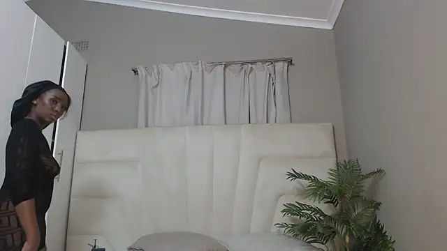 Snapshot of naughtyblackdolie chatting on March 15, 2025, 4:13 am naughtyblackdolie online show from March 15, 2025, 4:13 am