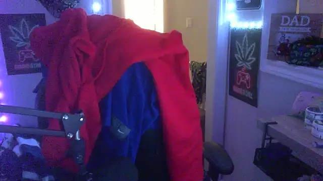 Snapshot of GeneralXMillyX chatting on November 9, 2025, 3:49 pm GeneralXMillyX online show from November 9, 2025, 3:49 pm