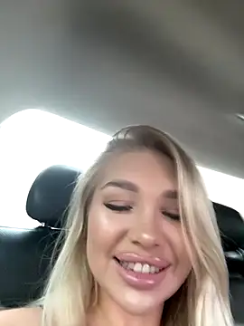 Snapshot of DreamPussyy chatting on October 26, 2025, 5:19 am DreamPussyy online show from October 26, 2025, 5:19 am