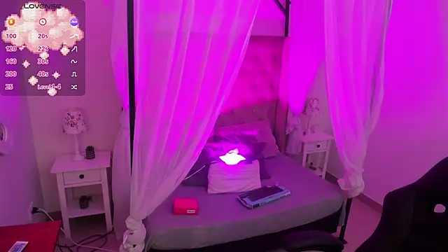 Hanna  Becker  online show from September 20, 2025, 5:23 am