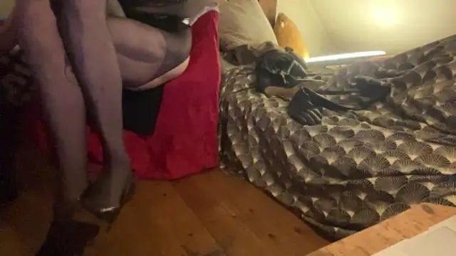 alexheels boots online show from November 6, 2025, 4:33 pm