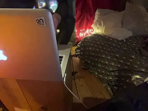 alexheels boots online show from April 2, 2026, 3:46 am