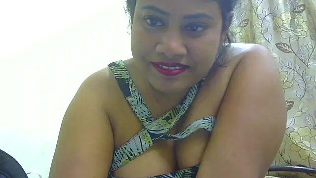 Snapshot of sexy_roma chatting on December 15, 2025, 3:51 pm sexy roma online show from December 15, 2025, 3:51 pm