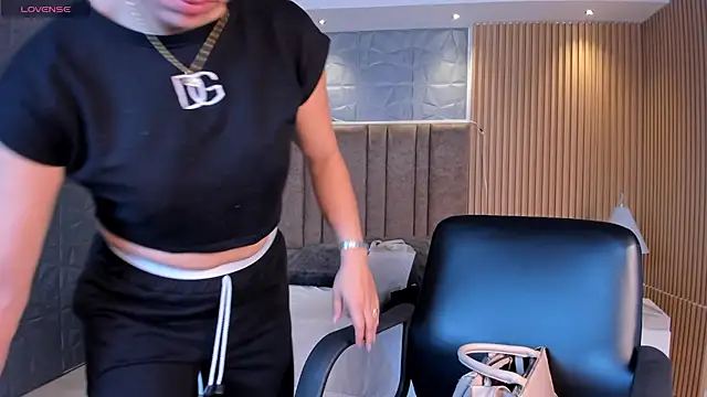 Alessia Taylorr online show from November 6, 2025, 12:09 pm