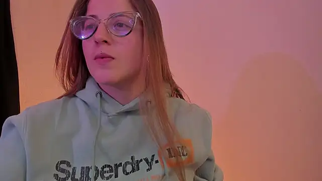 tekila   online show from February 20, 2025, 8:03 pm