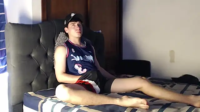 Snapshot of harry_greg21 chatting on February 10, 2026, 2:27 pm harry greg21 online show from February 10, 2026, 2:27 pm