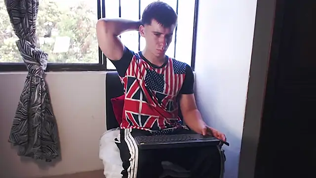 Snapshot of harry_greg21 chatting on September 12, 2025, 9:03 pm harry greg21 online show from September 12, 2025, 9:03 pm