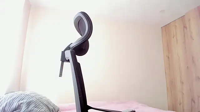 Snapshot of Sweetdreamses_ chatting on March 24, 2026, 2:06 pm Sweetdreamses online show from March 24, 2026, 2:06 pm