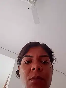 Snapshot of Indiazinhax chatting on December 27, 2024, 7:35 pm Indiazinhax online show from December 27, 2024, 7:35 pm