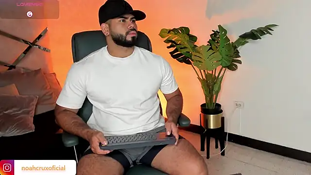 noah crux online show from September 12, 2025, 12:27 pm