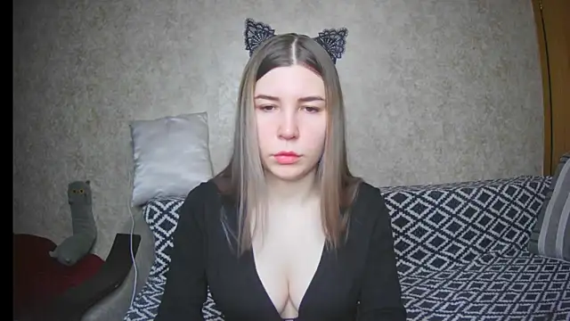 ElllaNuar online show from February 10, 2025, 2:19 am