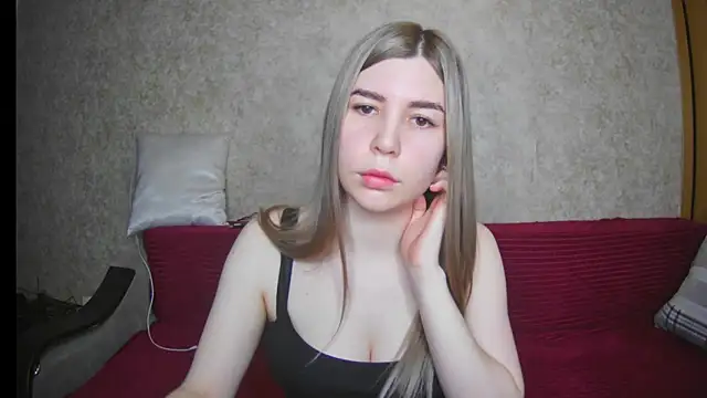 ElllaNuar online show from March 11, 2025, 6:41 am