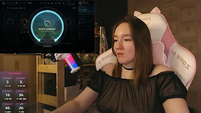 MoonlishSiren online show from March 3, 2026, 9:22 pm