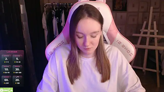 MoonlishSiren online show from March 15, 2025, 7:16 pm