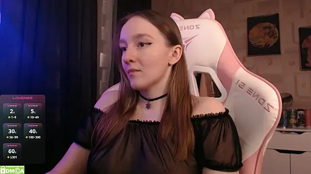 MoonlishSiren online show from March 22, 2025, 9:31 pm