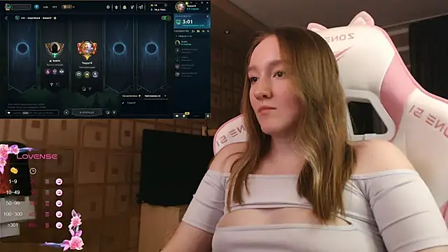 MoonlishSiren online show from October 12, 2025, 8:54 pm