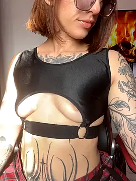 ValenGray online show from November 7, 2025, 1:15 pm