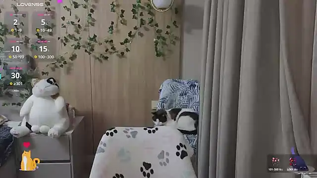 Snapshot of HermioneHHH chatting on November 2, 2025, 6:13 pm HermioneHHH online show from November 2, 2025, 6:13 pm