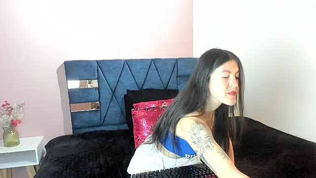 Snapshot of LiaCooper_ chatting on May 29, 2026, 1:17 pm LiaCooper online show from May 29, 2026, 1:17 pm