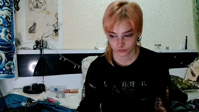 Sophie Bell online show from June 7, 2026, 10:26 pm