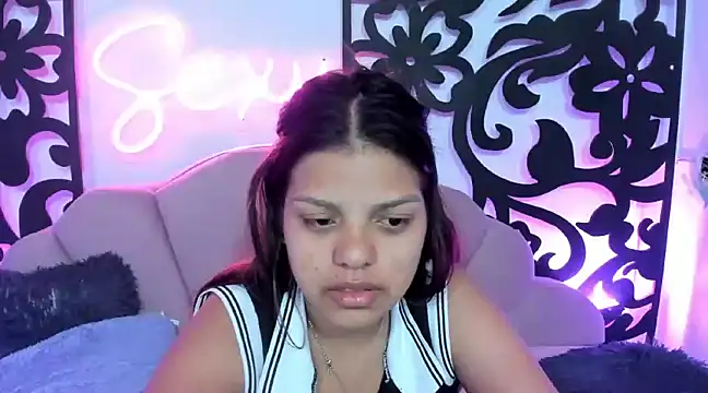 your little naughty1 online show from January 8, 2025, 11:10 am