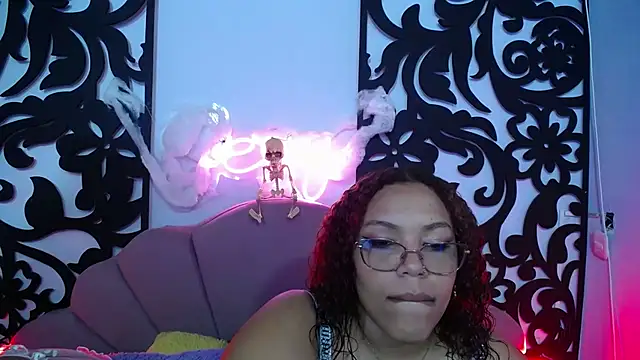 your little naughty1 online show from October 29, 2025, 3:05 am