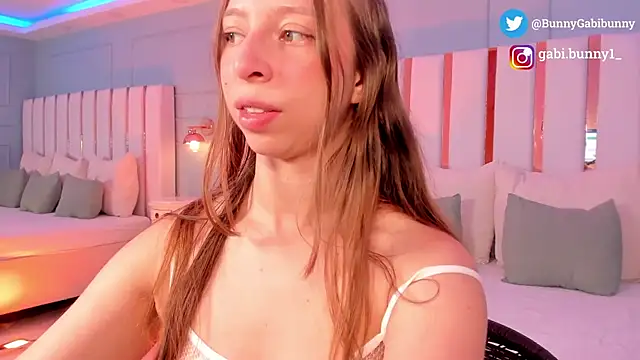 gabi bunny online show from October 14, 2025, 5:02 pm