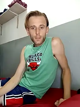 Snapshot of aquilesmade chatting on November 6, 2025, 5:50 pm aquilesmade online show from November 6, 2025, 5:50 pm