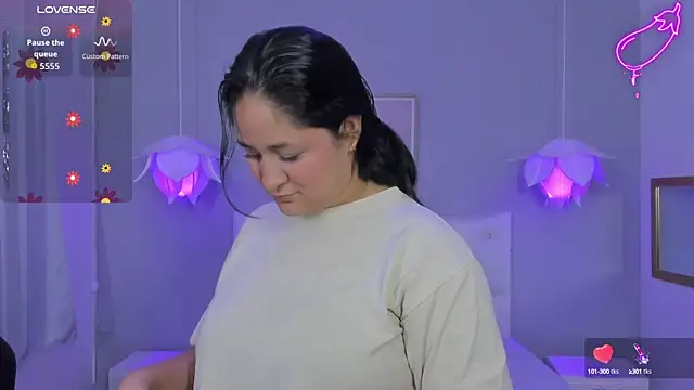 Lisa7 7 online show from September 15, 2025, 7:03 pm