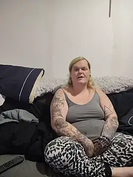 Trans Girl next door420 online show from May 10, 2026, 12:31 pm